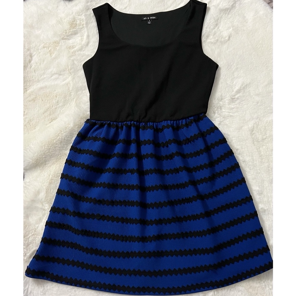 Black and Blue Sleeveless Dress